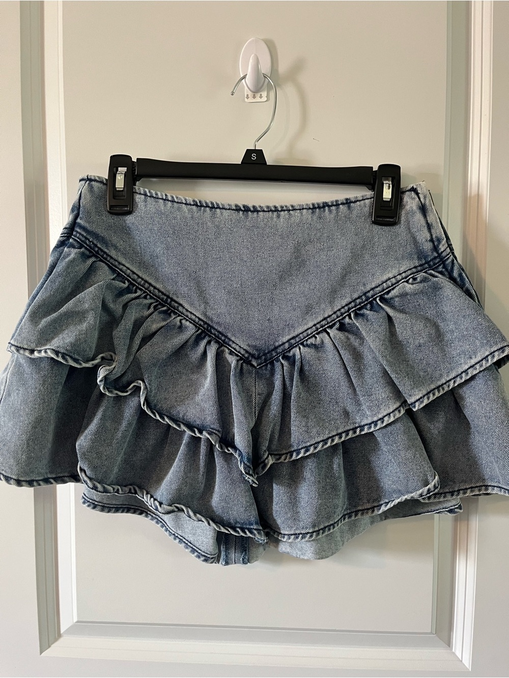 Francesca's TGLA Collections Size Small Light Blue Ruffled Denim Mini Skirt